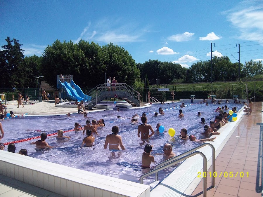 Piscine communautaire estivale