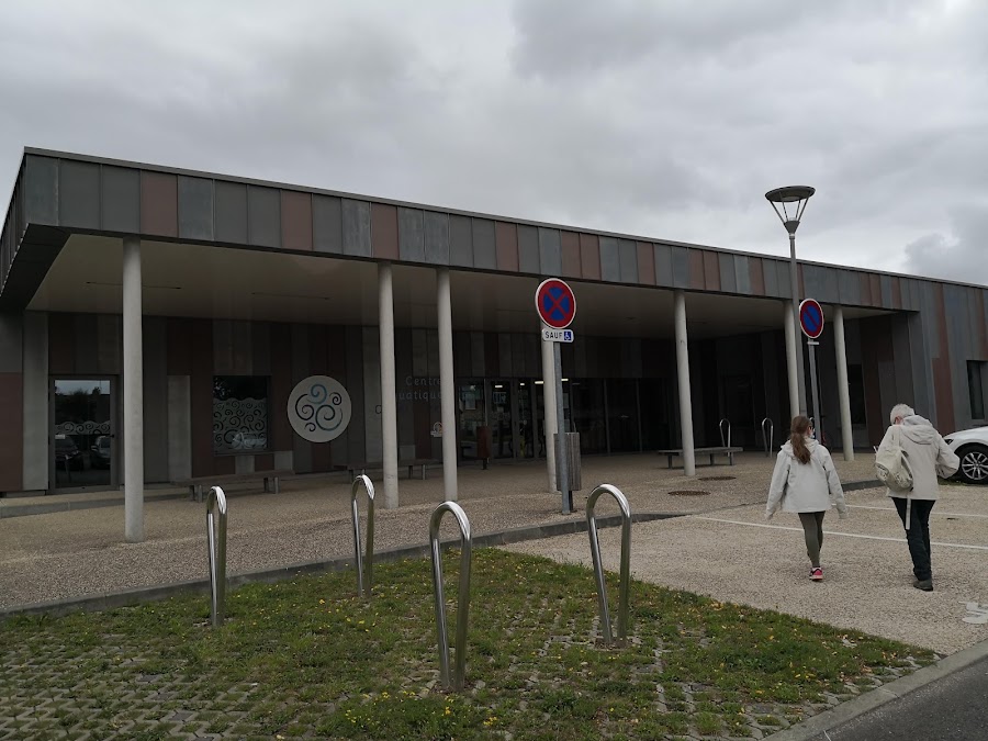 Centre Aquatique entre Canal et Forêt