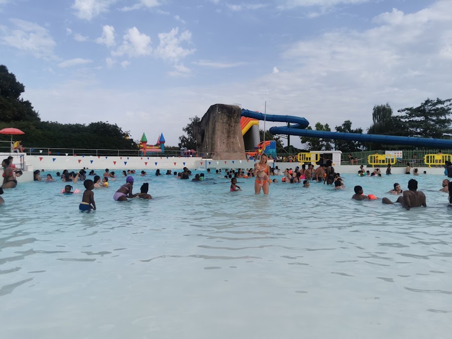 Piscine à vagues