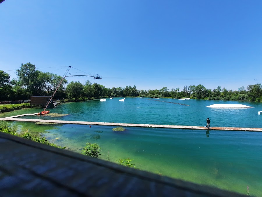 Champagne Wake Park (téléski nautique)