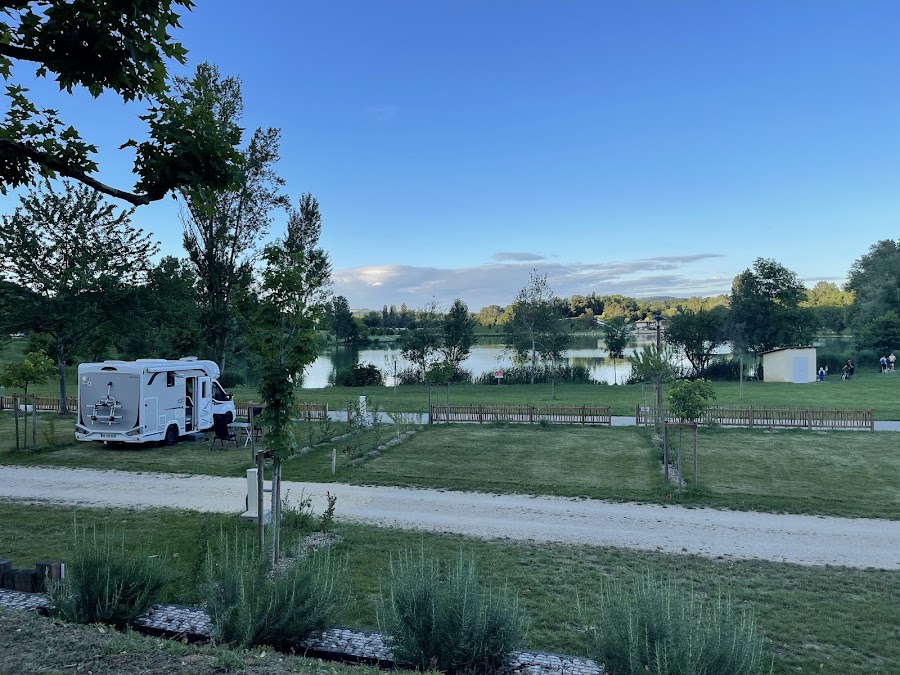 Domaine Du Lac De Champos