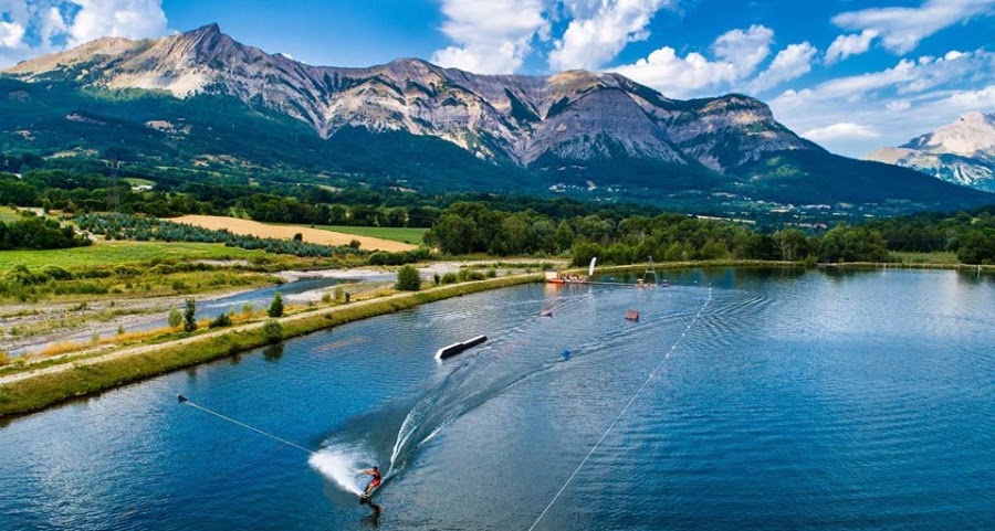 MOUNTAIN Wake Park