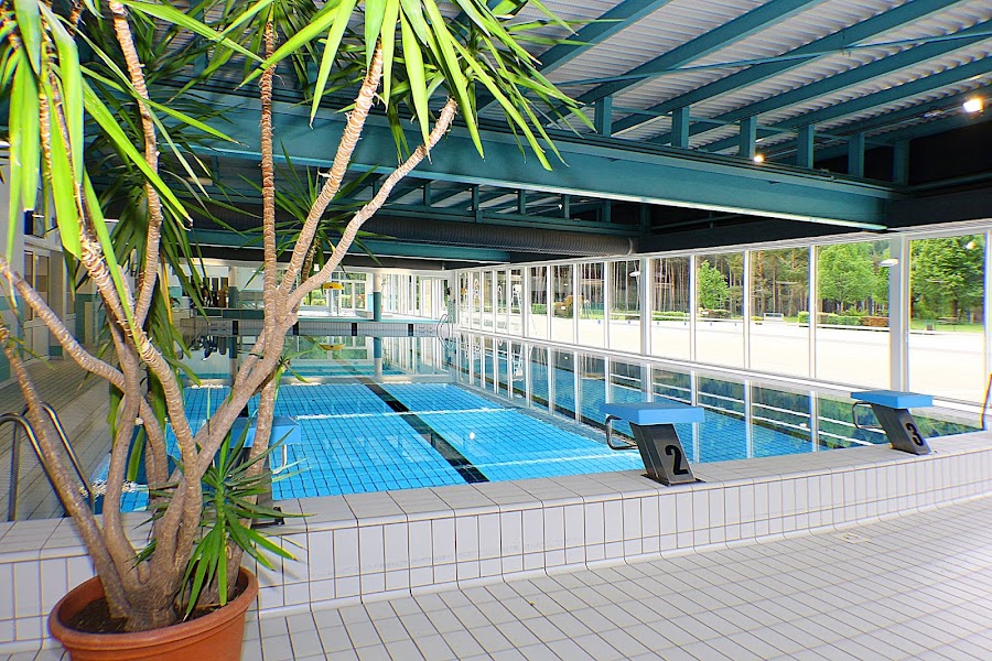 Bassin de natation extérieur